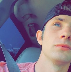 Meet your Posher, Stephen